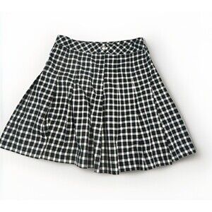 H&M Divided Size 6 Black Plaid Pleated Skirt Side Zip